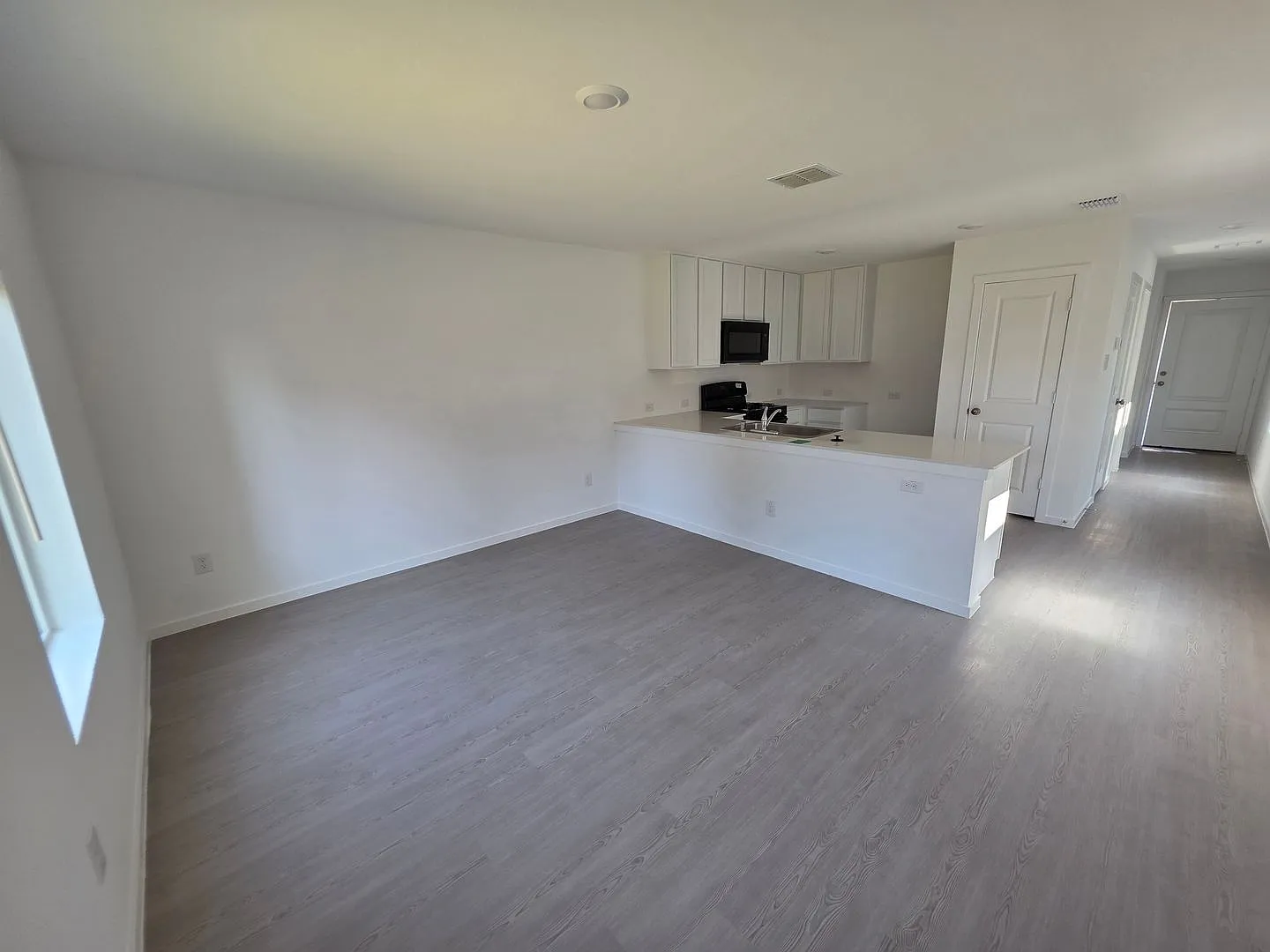New Build Perfection: 3 Bedroom, 2.5 Bath Gem in Growing Community! — Photo 4