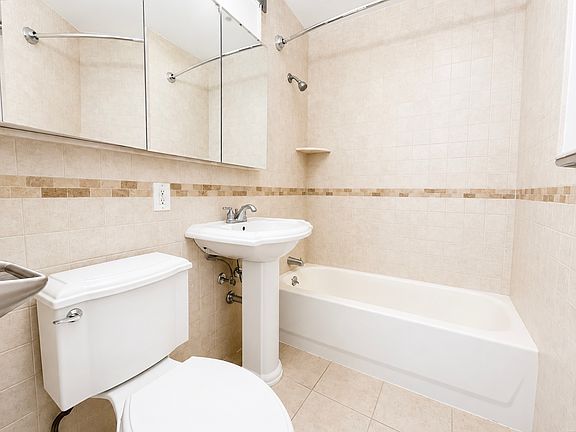 5th image of 326 Greenwich St #3O