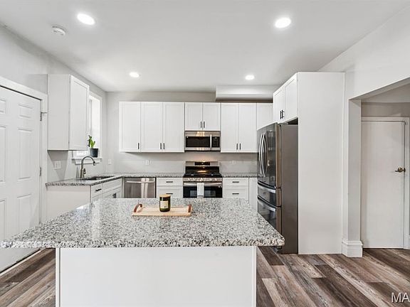 5th image of 3146 Geyer Ave