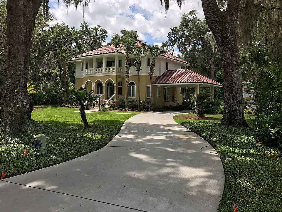 2nd image of 213 Hampton Point Dr
