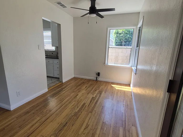939 Mesa Ct — Photo 7