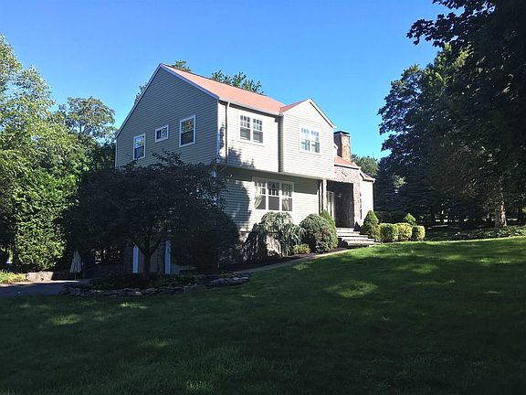 2nd image of 1 Daniella Ct