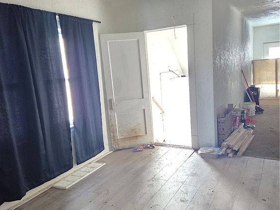 4th image of 1749 Alcoy Rd