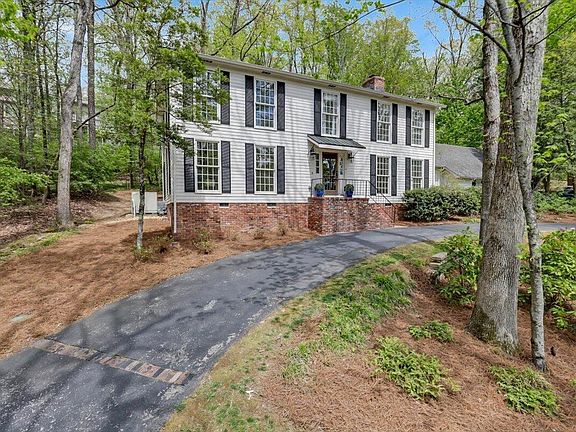 2nd image of 4 Stonehaven Dr