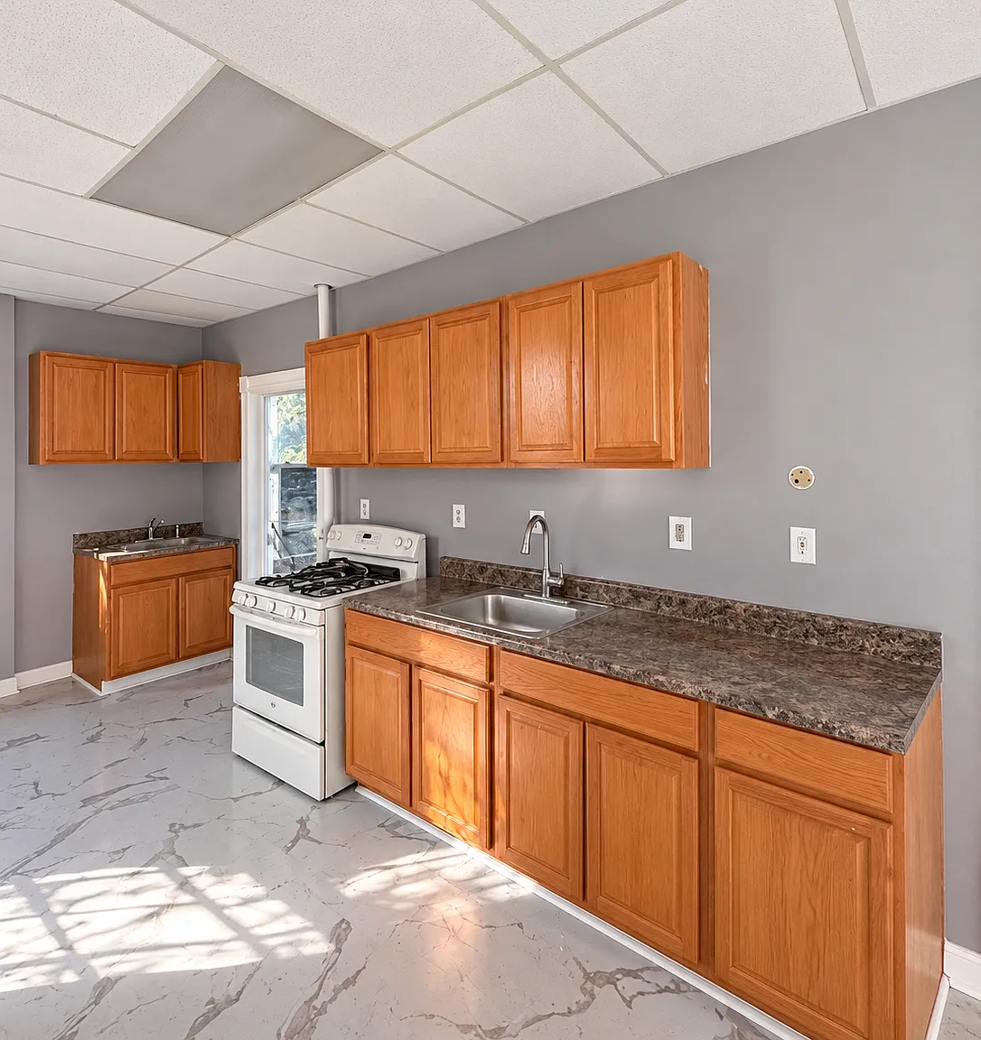 3 bed, 2.5 bath, 1431 sqft, $1,490 — Photo 2