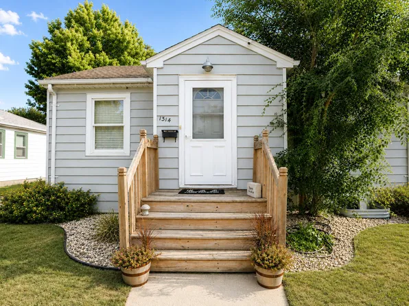 1314 5th Ave SE, Aberdeen, SD 57401