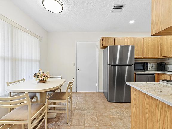 3rd image of 8515 Lake Point Court