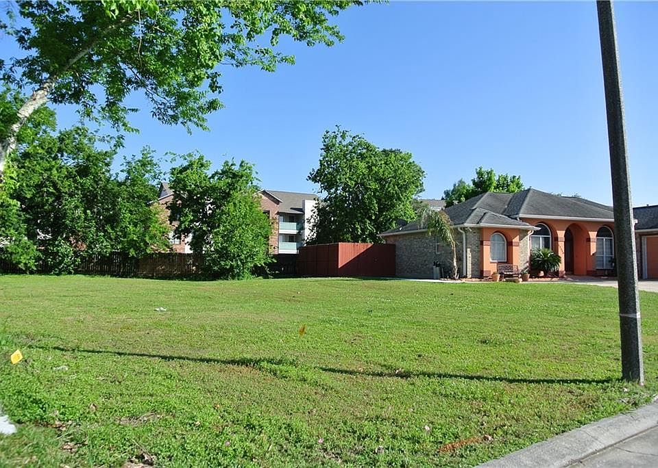2nd image of 12550 Carmel Pl