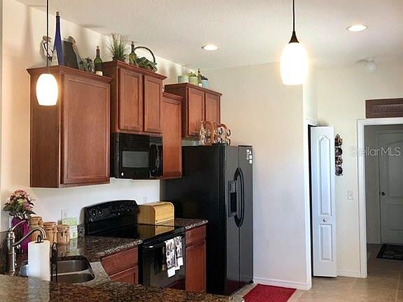 5th image of 12204 Fairlawn Dr