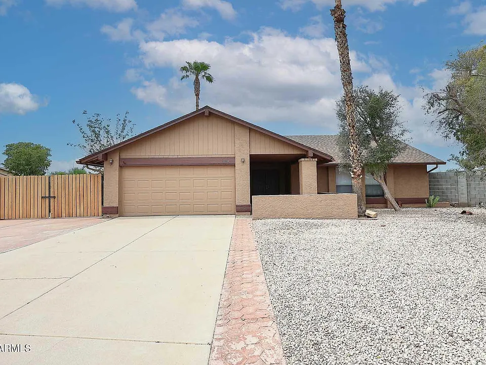 1904 N Arrowhead Cir