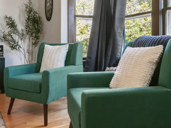 330 North Ave Floor 1, Libertyville, IL 60048