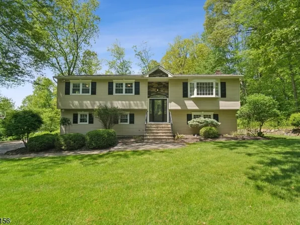 15 Longhill Rd, Randolph Twp., NJ 07869