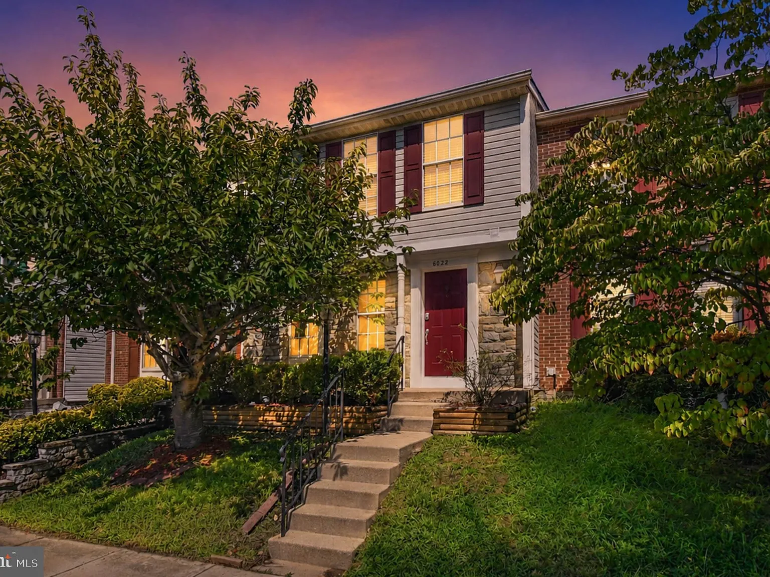 3 bed, 3.5 bath, 1950 sqft, $3,450 — Photo 1