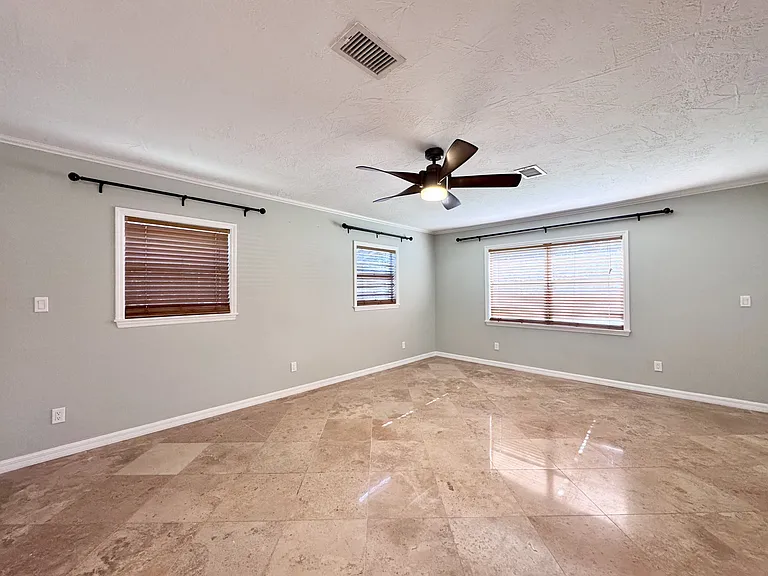 625 N Jackson Rd — Photo 13