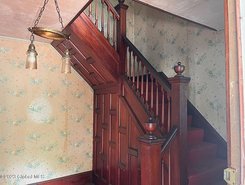 2nd image of 9 Woodside Avenue