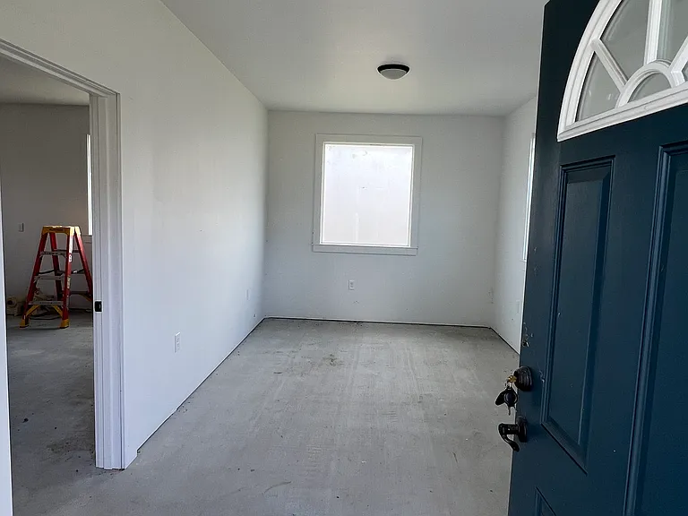 939 Ford St — Photo 10