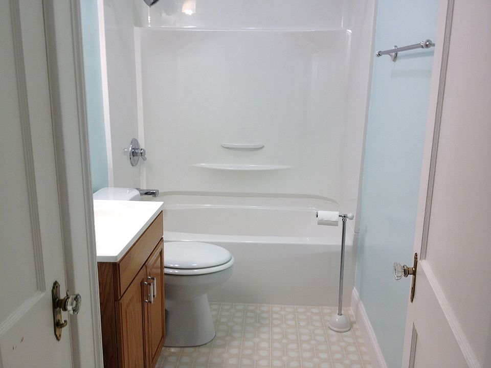 2nd image of 98 Clifton St