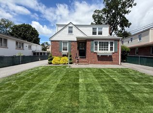 60 E Maltbie Ave, Suffern, NY 10901