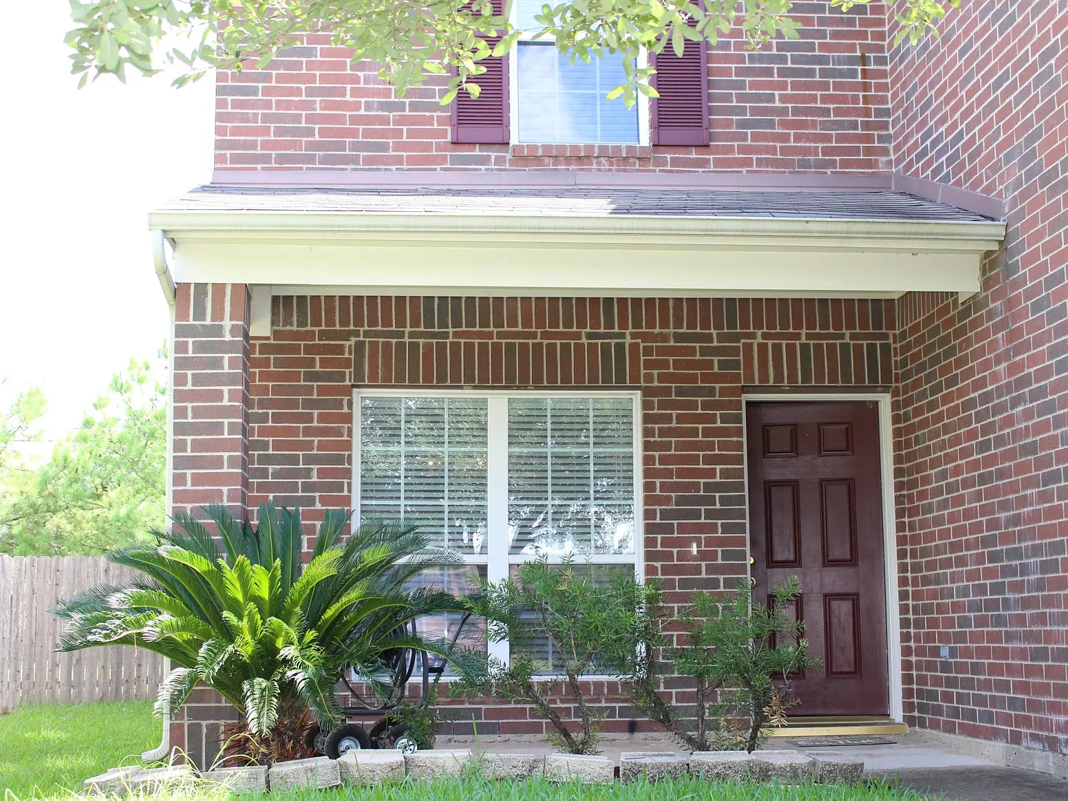 4 bed, 2.5 bath, 3234 sqft, $2,390 — Photo 2