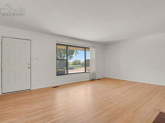 3rd image of 404 Esther Dr