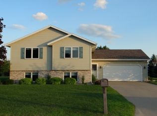 156 Albert Cir, Belleville, WI 53508
