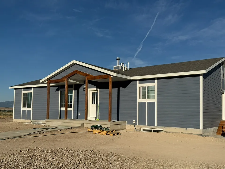 255 E 16320 N #4