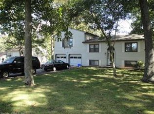 142 Yantic Ln, Norwich, CT 06360