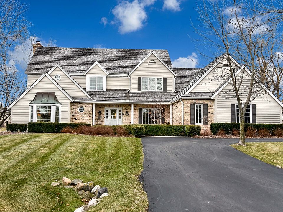 1st image of 10616 N Beechwood Dr