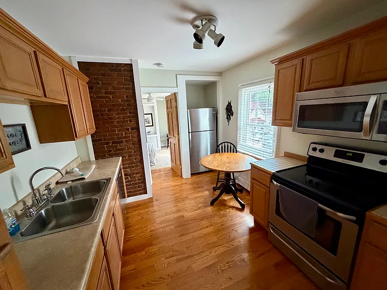 115 Caroline St #2 — Photo 5