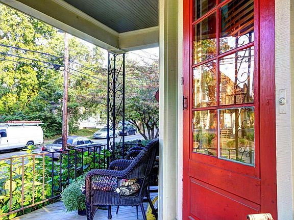 5th image of 1622 Fernwood Ave