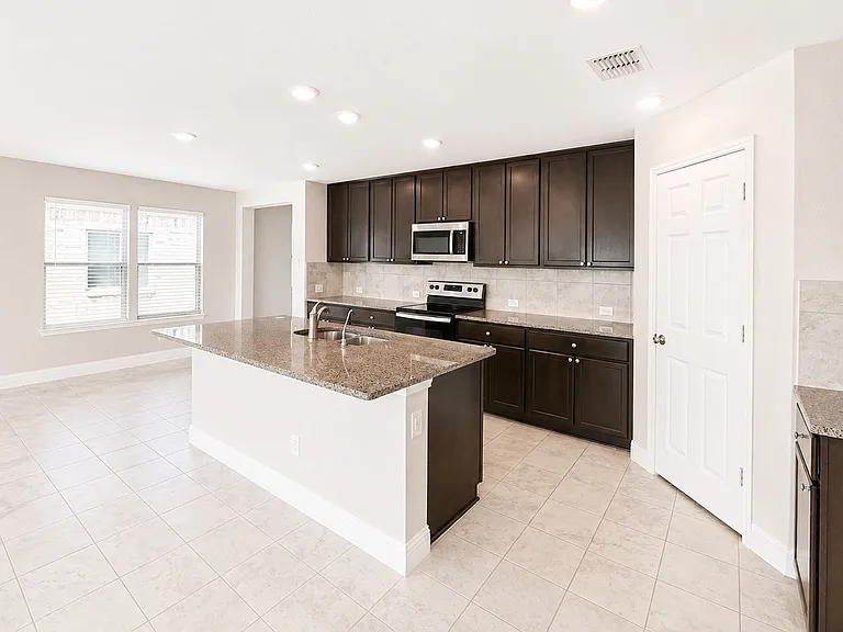 2605 Wesley Ave — Photo 11