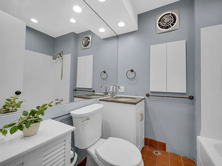 819 W Lawrence Ave #2 — Photo 17