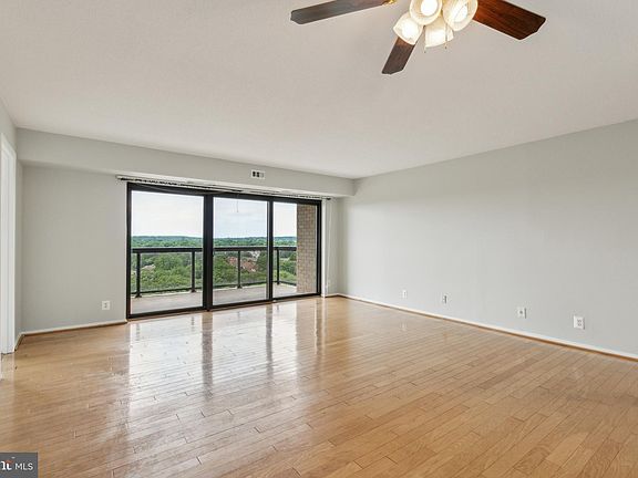 5th image of 307 Yoakum Pkwy APT 1620