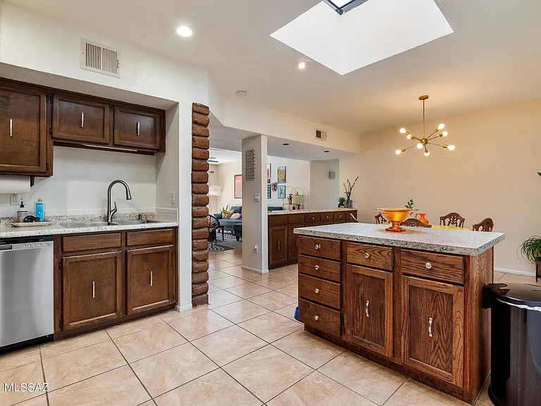 1341 E Ellis Dr — Photo 11