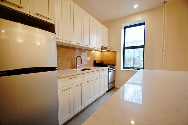 Rented by Bohemia Realty Group | media 7