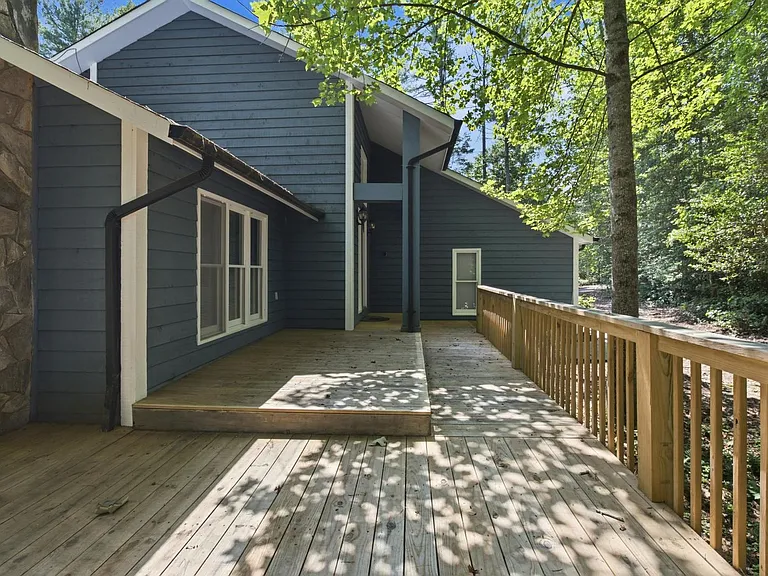 2726 Pheasant Run St — Photo 20