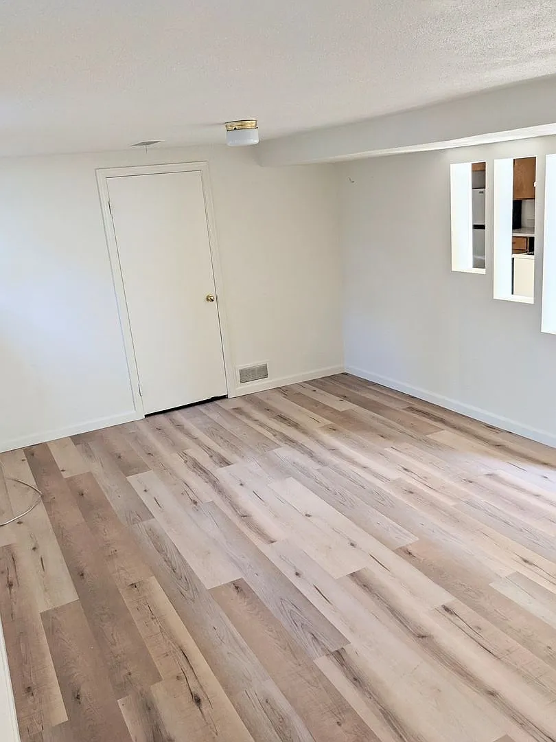Cozy Basement Retreat Awaits! — Photo 3