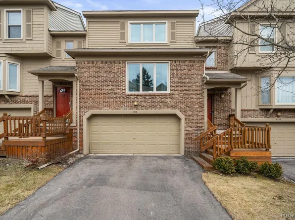 4218 Breckenridge Dr, West Bloomfield, MI 48322