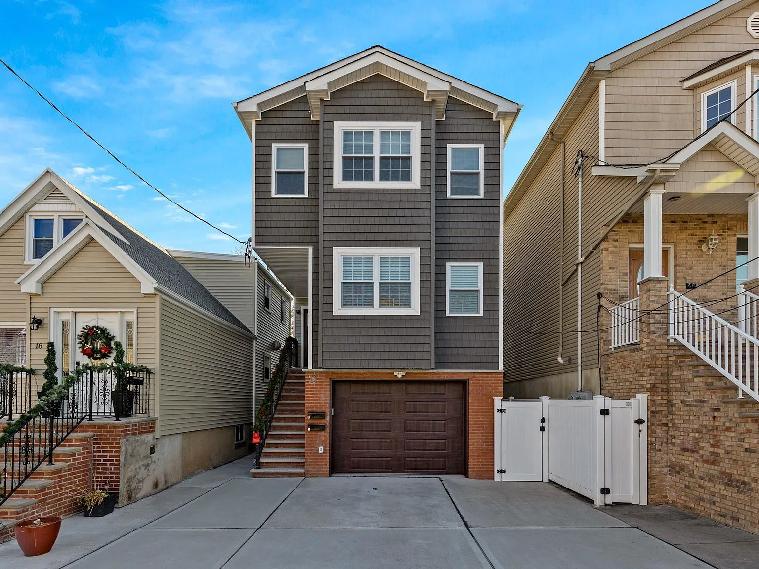 3 bed, 2.0 bath, $2,400 — Photo 1