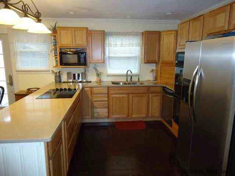 3rd image of 103 Eggleston St