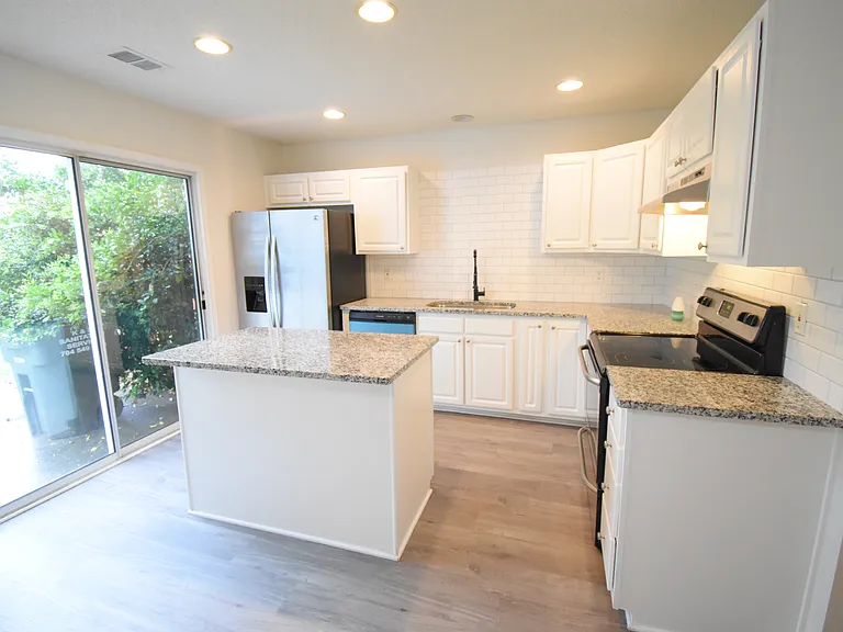 12563 Bluestem Ln — Photo 6