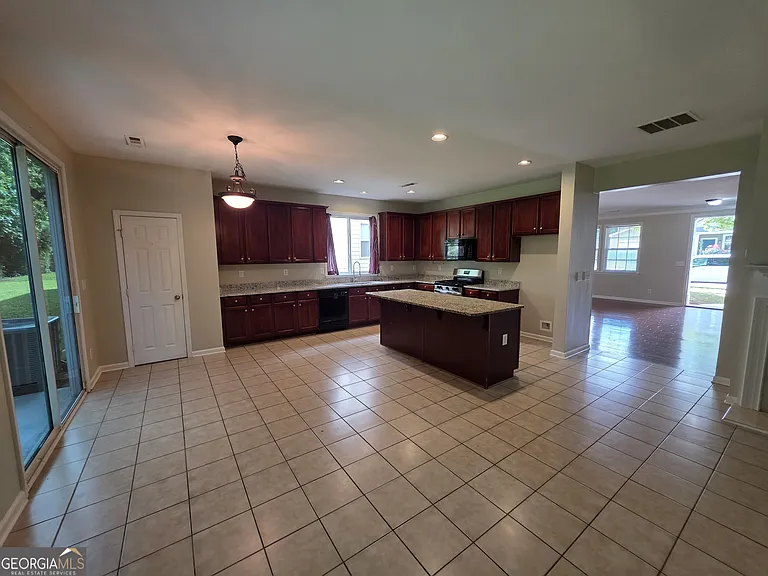 46 Brookview Dr — Photo 5