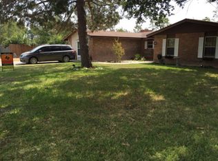721 E Leona St, Uvalde, TX 78801