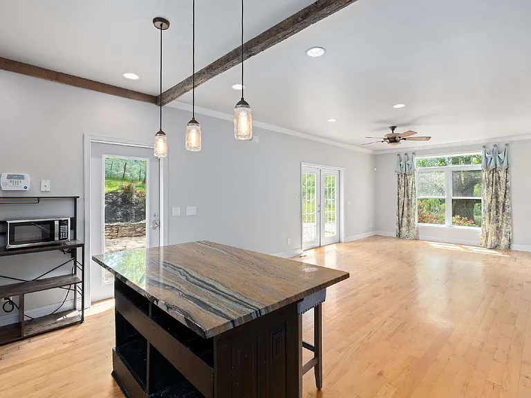 330 Sutton Branch Rd — Photo 4