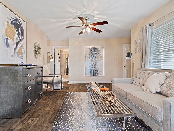 3rd image of 800 Churchill Downs Dr #2-0201