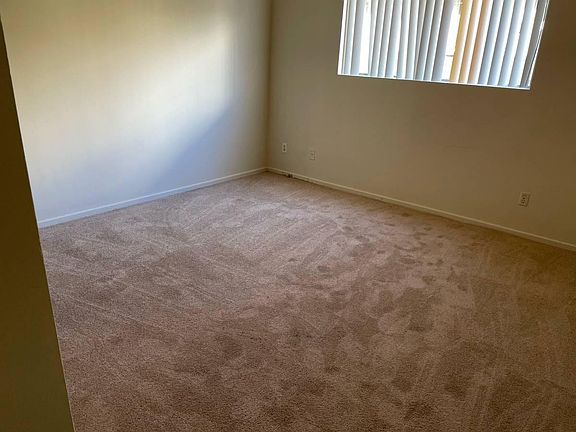 3rd image of 1426 S Barrington Ave #4