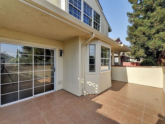 4th image of 520 Crawford Dr