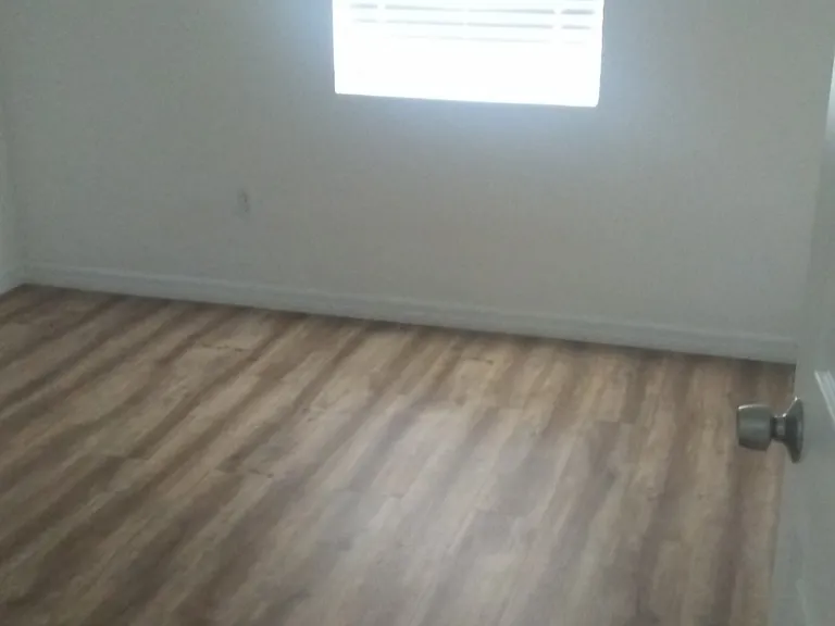 307 N Franklin St — Photo 9