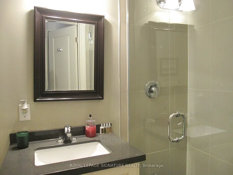 18B Algoma St — Photo 10