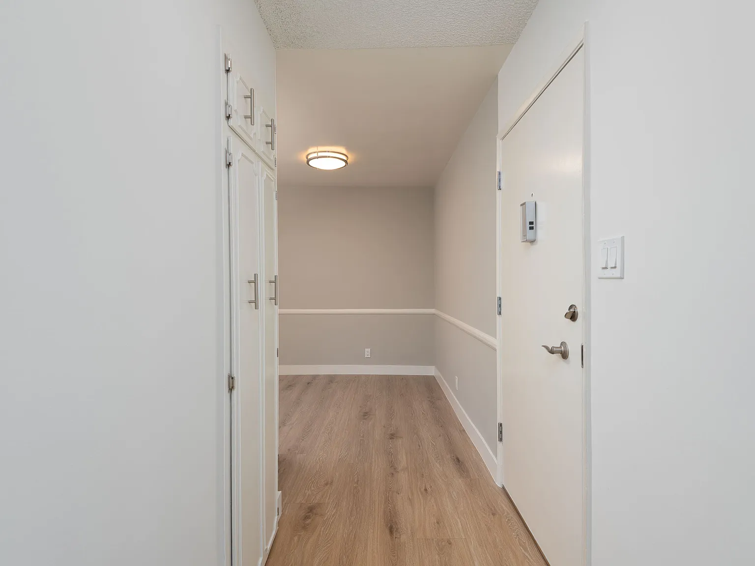 2 bed, 800 sqft, $2,995 — Photo 3